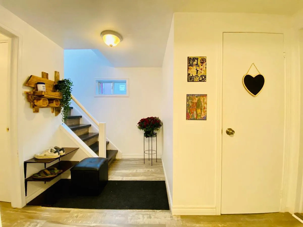 Toronto Bed & Breakfast - Free Parking